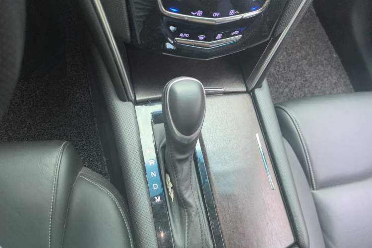 Used Cadillac XTS 2018 28T Elite Edition Gear Lever