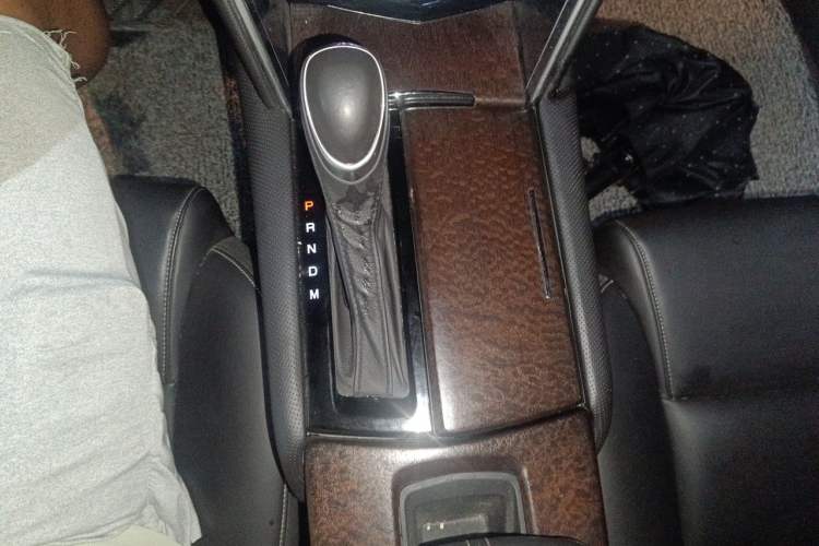 Used Cadillac XTS 2018 28T Tech Edition Gear Lever