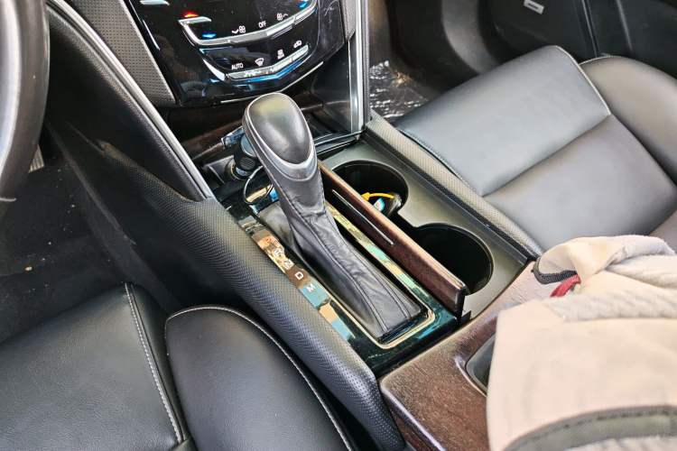 Used Cadillac XTS 2018 28T Tech Edition Gear Lever