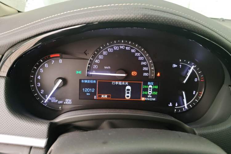 Used Cadillac XTS 2018 28T Tech Edition Instrument Cluster
