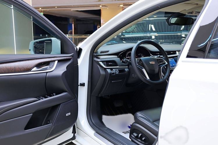 Used Cadillac XTS 2018 28T Elite Edition Interior 1