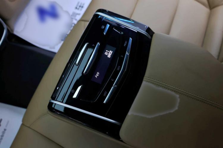 Used Cadillac XTS 2018 28T Luxury Edition Interior 11