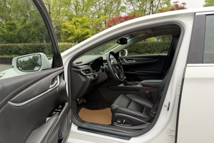 Used Cadillac XTS 2018 28T Tech Edition Interior 12