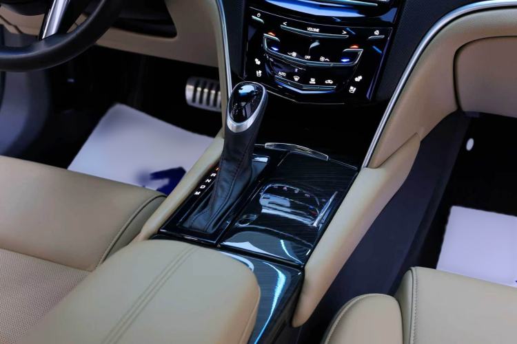 Used Cadillac XTS 2018 28T Luxury Edition Interior 14