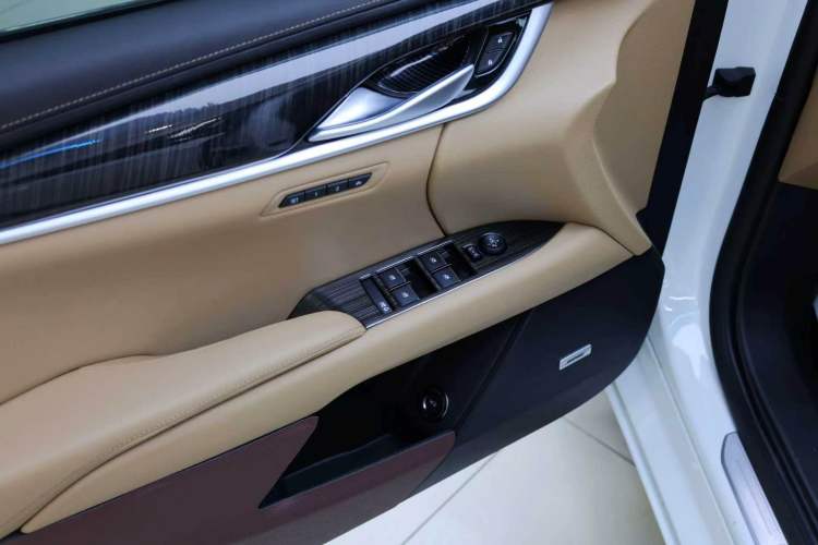 Used Cadillac XTS 2018 28T Luxury Edition Interior 2