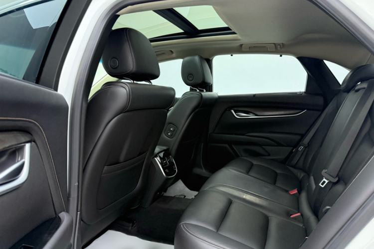 Used Cadillac XTS 2018 28T Luxury Edition Interior 3