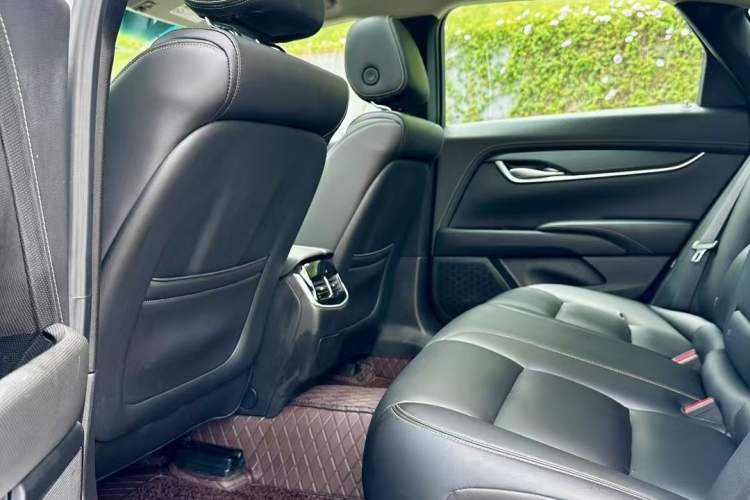Used Cadillac XTS 2018 28T Tech Edition Interior 3