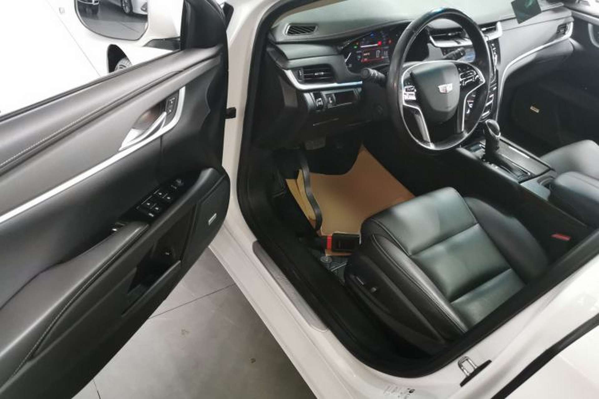 Used Cadillac XTS 2018 28T Tech Edition Interior 3