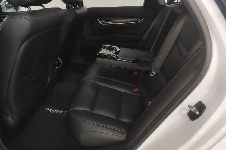 Used Cadillac XTS 2018 28T Elite Edition Interior 4