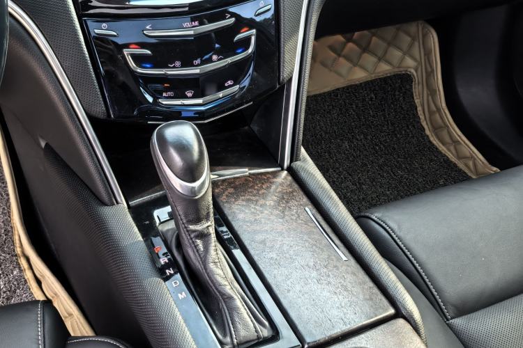 Used Cadillac XTS 2018 28T Elite Edition Interior 4