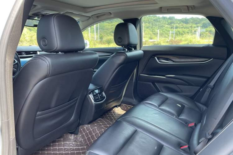 Used Cadillac XTS 2018 28T Elite Edition Interior 5