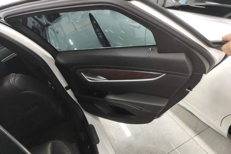 Used Cadillac XTS 2018 28T Elite Edition Interior 6