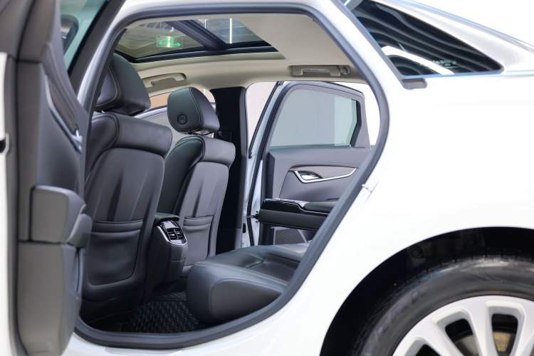 Used Cadillac XTS 2018 28T Elite Edition Interior 6