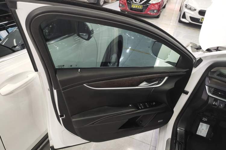 Used Cadillac XTS 2018 28T Elite Edition Interior 7