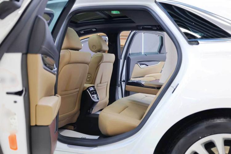 Used Cadillac XTS 2018 28T Luxury Edition Interior 8