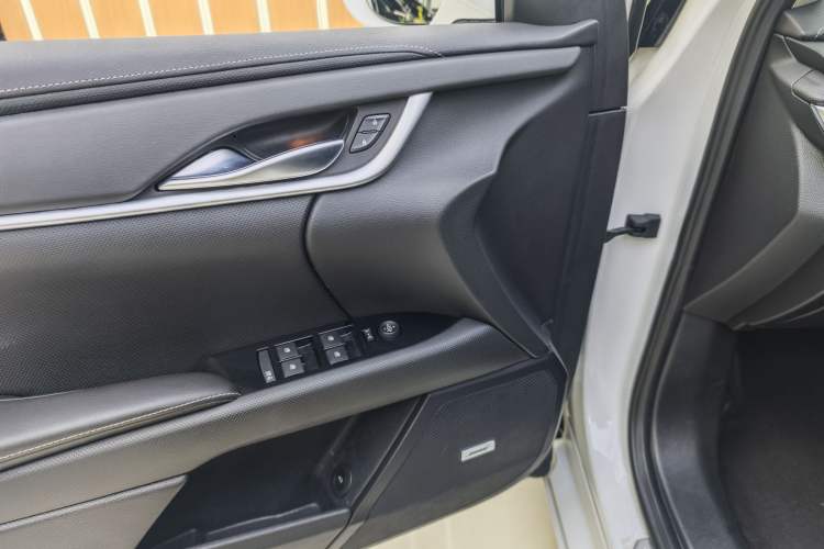 Used Cadillac XTS 2018 28T Tech Edition Interior 9