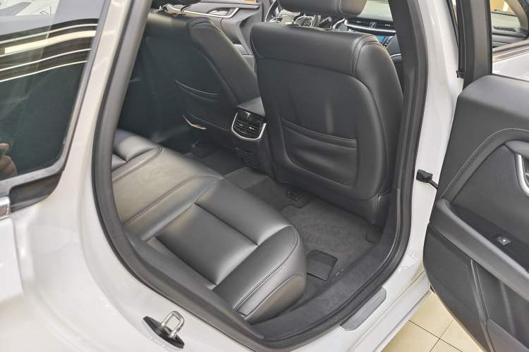 Used Cadillac XTS 2018 28T Tech Edition Interior 9