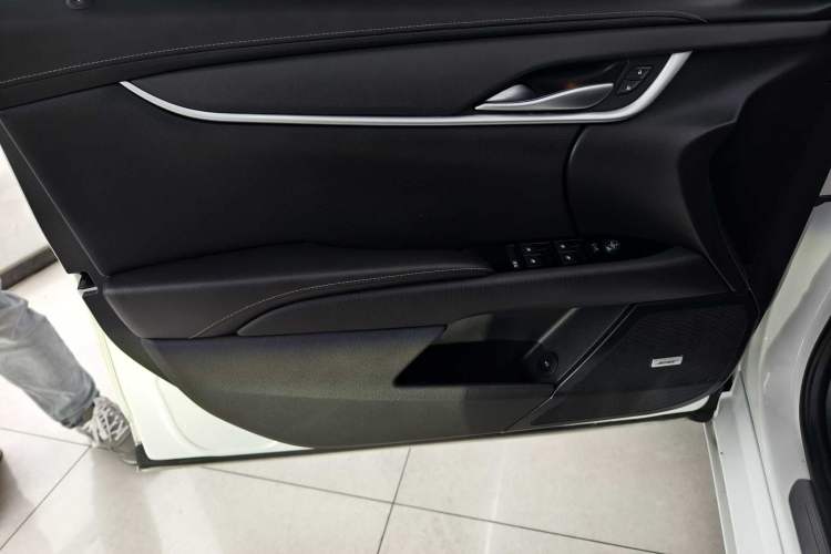 Used Cadillac XTS 2018 28T Tech Edition Interior 9