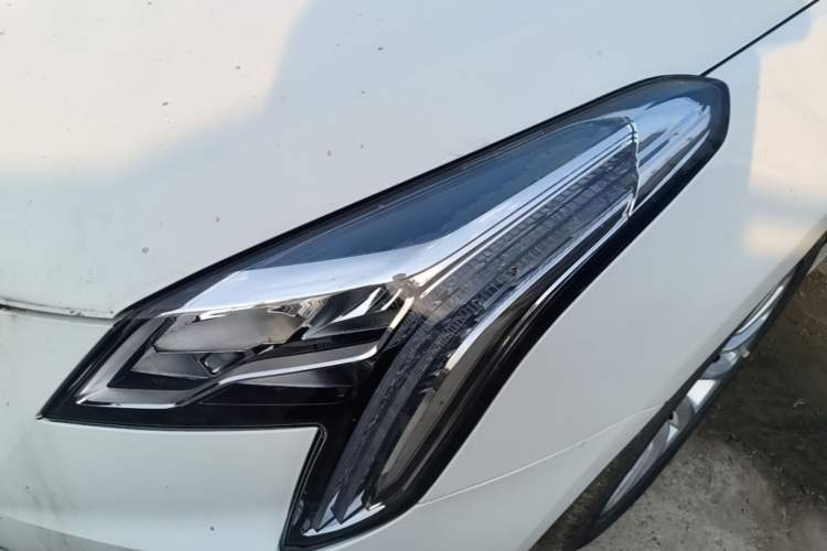Used Cadillac XTS 2018 28T Tech Edition Left Front Headlight