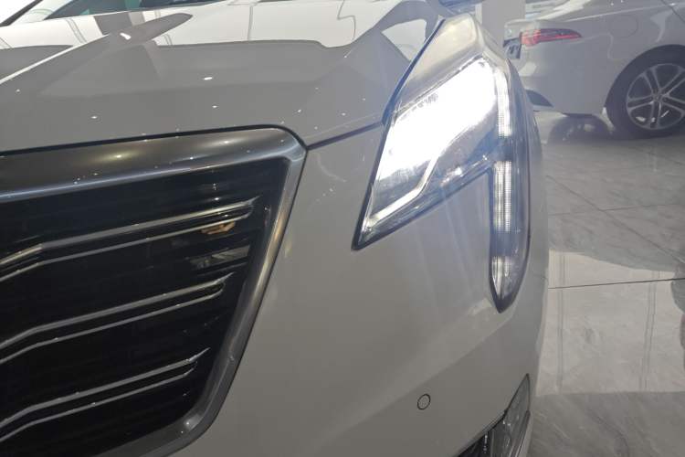 Used Cadillac XTS 2018 28T Elite Edition Left Front Headlight