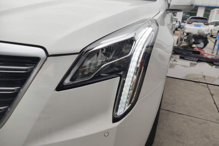 Used Cadillac XTS 2018 28T Tech Edition Left Front Headlight