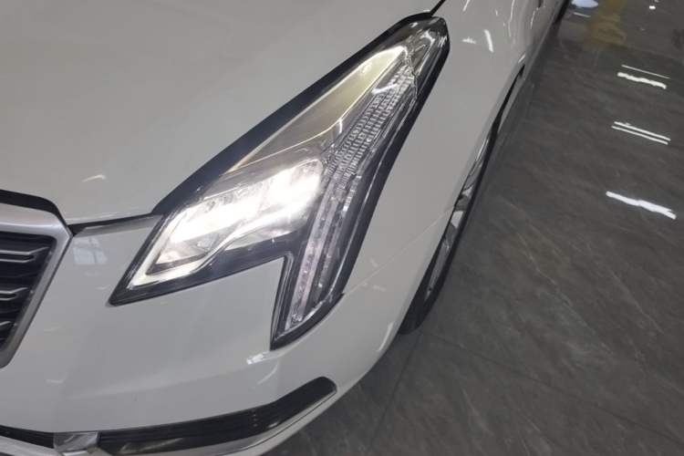 Used Cadillac XTS 2018 28T Tech Edition Left Front Headlight