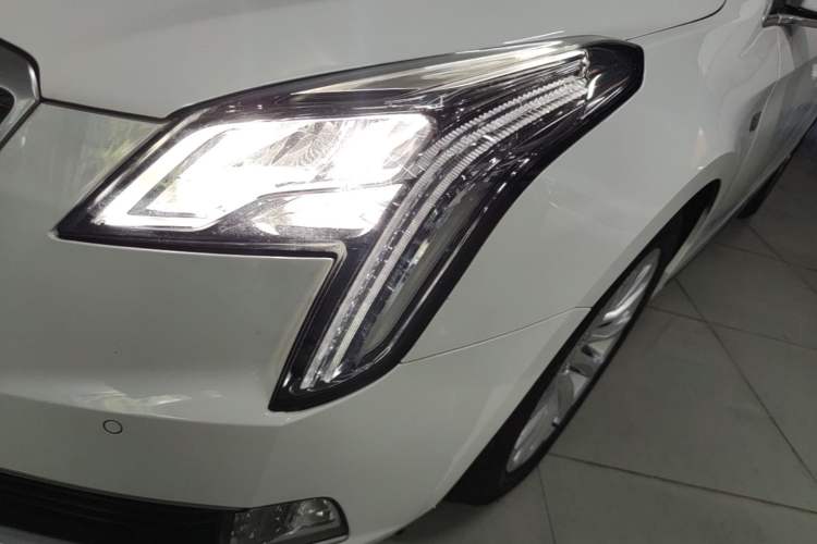 Used Cadillac XTS 2018 28T Elite Edition Left Front Headlight