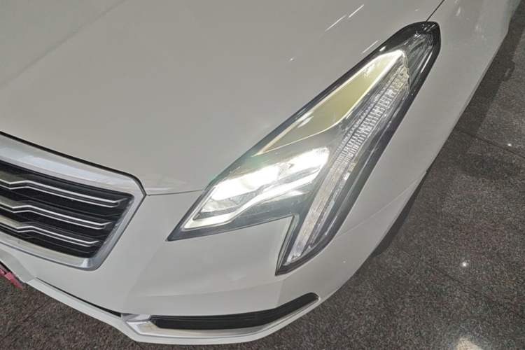 Used Cadillac XTS 2018 28T Tech Edition Left Front Headlight