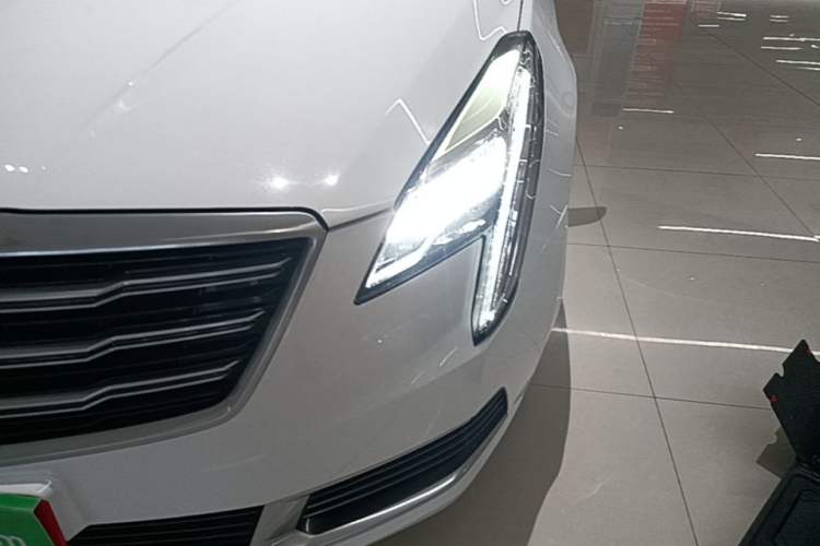 Used Cadillac XTS 2018 28T Tech Edition Left Front Headlight