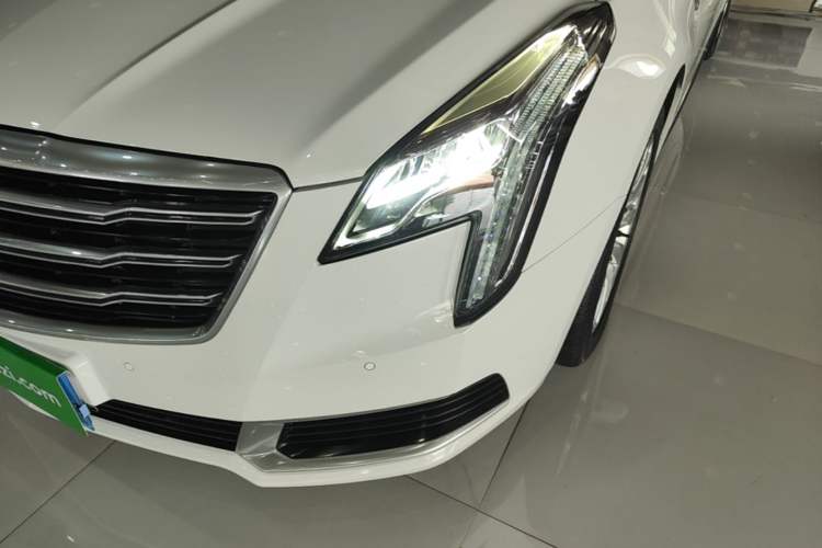 Used Cadillac XTS 2018 28T Tech Edition Left Front Headlight