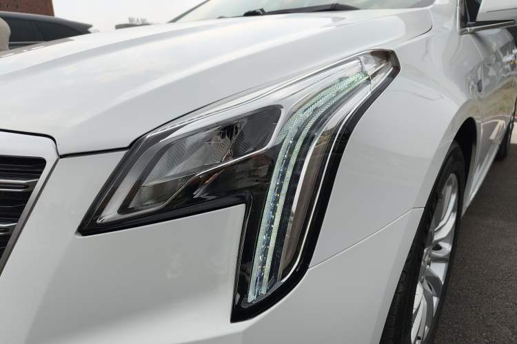 Used Cadillac XTS 2018 28T Elite Edition Left Front Headlight