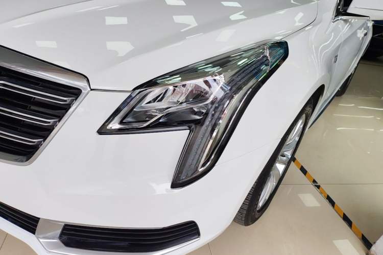 Used Cadillac XTS 2018 28T Tech Edition Left Front Headlight
