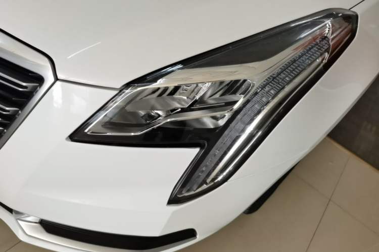 Used Cadillac XTS 2018 28T Tech Edition Left Front Headlight