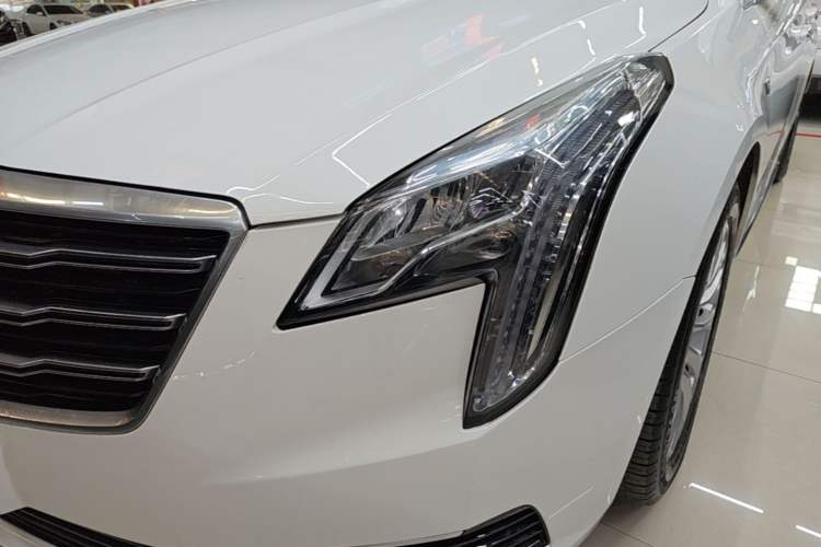 Used Cadillac XTS 2018 28T Tech Edition Left Front Headlight