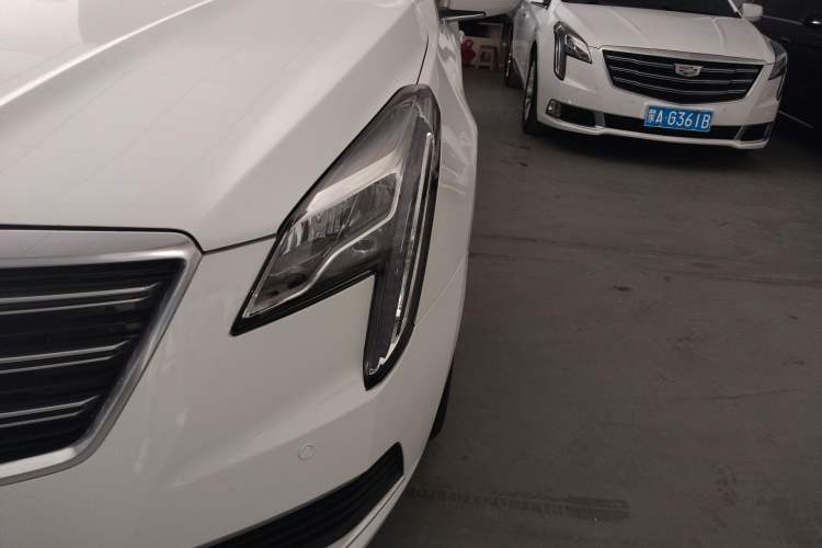 Used Cadillac XTS 2018 28T Tech Edition Left Front Headlight