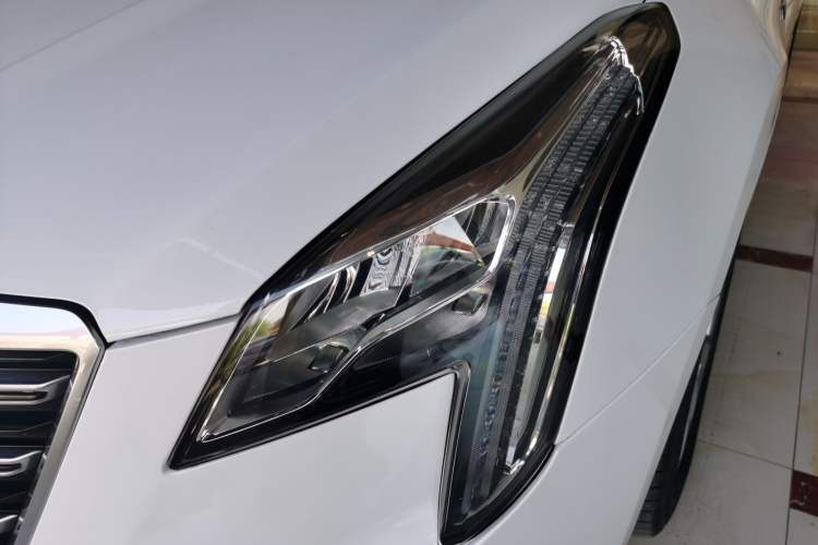 Used Cadillac XTS 2018 28T Tech Edition Left Front Headlight