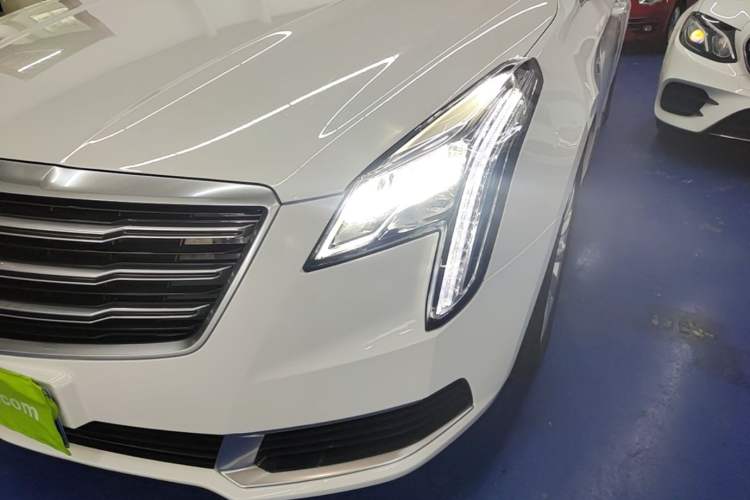 Used Cadillac XTS 2018 28T Tech Edition Left Front Headlight