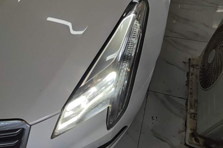 Used Cadillac XTS 2018 28T Tech Edition Left Front Headlight