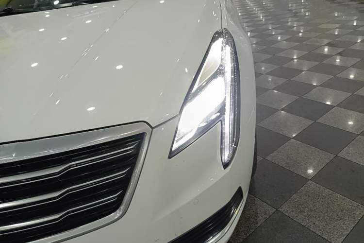 Used Cadillac XTS 2018 28T Tech Edition Left Front Headlight