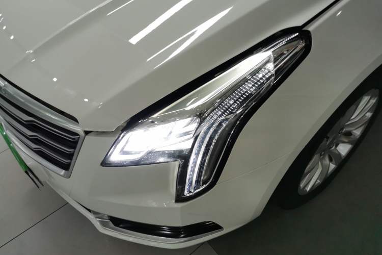 Used Cadillac XTS 2018 28T Tech Edition Left Front Headlight
