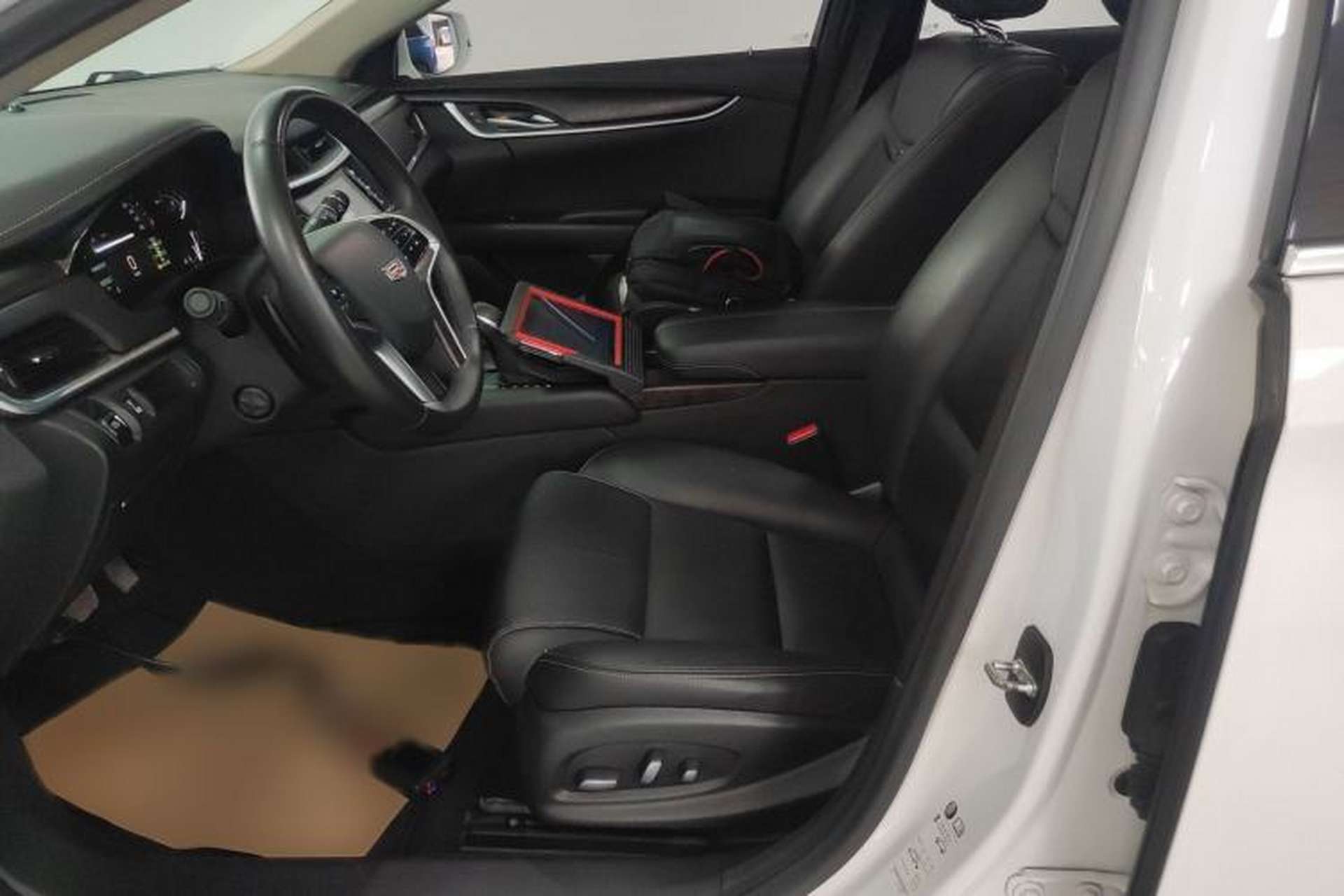 Used Cadillac XTS 2018 28T Elite Edition Left Front Seat