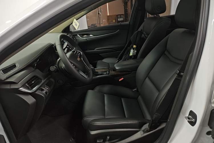 Used Cadillac XTS 2018 28T Tech Edition Left Front Seat