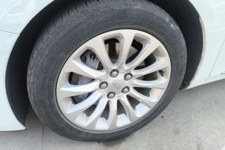 Used Cadillac XTS 2018 28T Tech Edition Left Front Wheel Hub