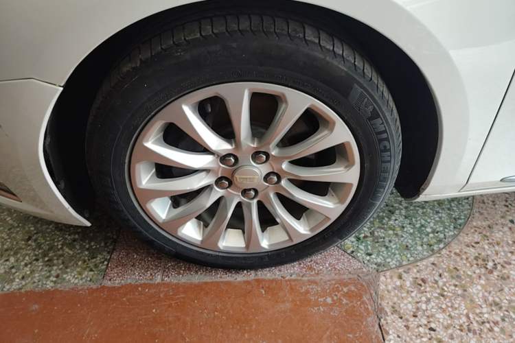 Used Cadillac XTS 2018 28T Elite Edition Left Front Wheel Hub