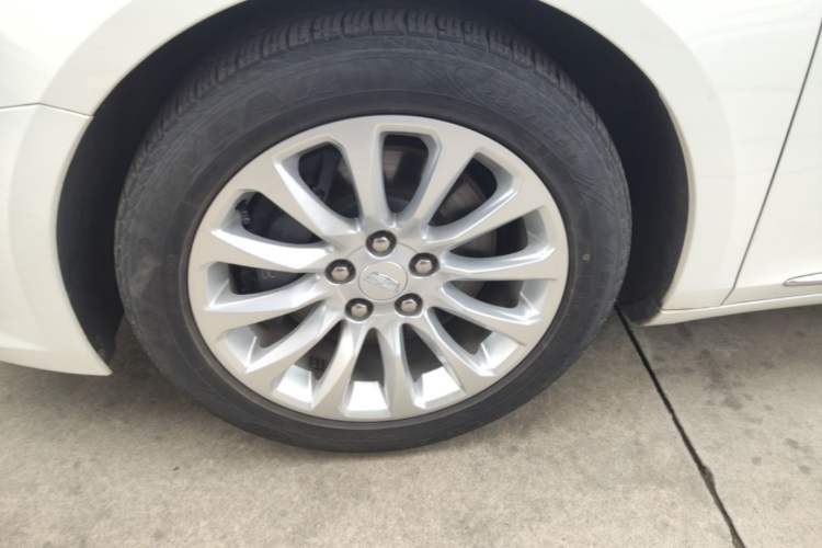 Used Cadillac XTS 2018 28T Tech Edition Left Front Wheel Hub