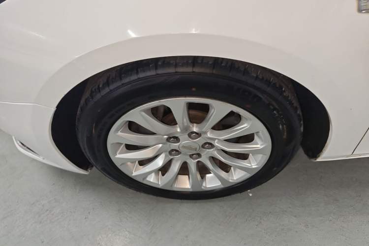 Used Cadillac XTS 2018 28T Tech Edition Left Front Wheel Hub