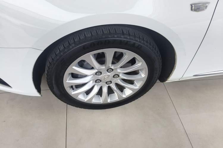 Used Cadillac XTS 2018 28T Tech Edition Left Front Wheel Hub