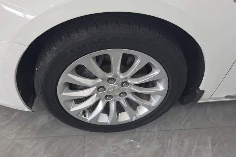 Used Cadillac XTS 2018 28T Tech Edition Left Front Wheel Hub