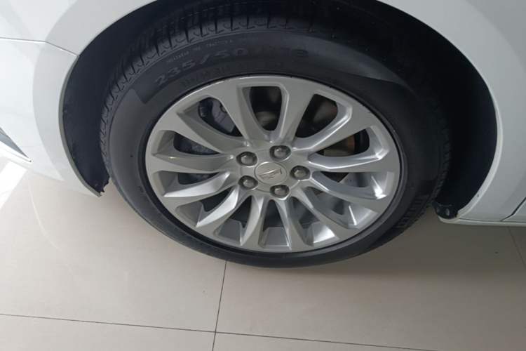 Used Cadillac XTS 2018 28T Tech Edition Left Front Wheel Hub