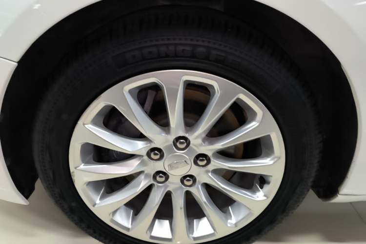 Used Cadillac XTS 2018 28T Tech Edition Left Front Wheel Hub